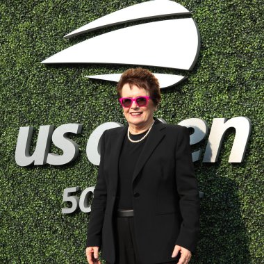 New York - 27 Ağustos 2018: 39-zaman Grand Slam şampiyonu Billie Jean King mavi halı 2018 önce bize açık açılış gecesi töreni Usta Ulusal Tenis Merkezi 