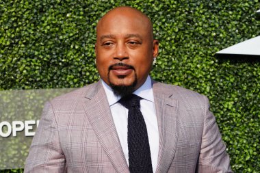 New York - 27 Ağustos 2018: Daymond John, köpekbalığı Tank iş girişimci ve co-star of Abcs vurmak göstermek, bize gece Ulusal Tenis Merkezi New York'ta açılış açık kırmızı halı önce 2018