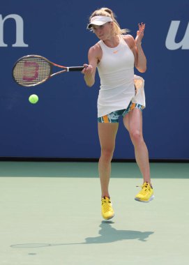 New York - 27 Ağustos 2018: Profesyonel tenis oyuncusu Elina Svitolina Ukrayna 2018 onun ilk yuvarlak maç sırasında eylem bize Billie Jean King Ulusal Tenis Merkezi açık