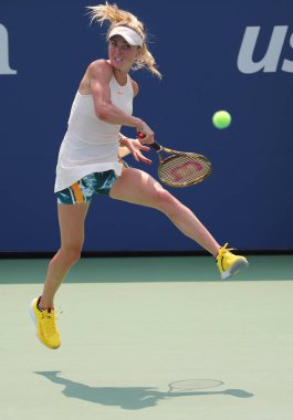 New York - 27 Ağustos 2018: Profesyonel tenis oyuncusu Elina Svitolina Ukrayna 2018 onun ilk yuvarlak maç sırasında eylem bize Billie Jean King Ulusal Tenis Merkezi açık