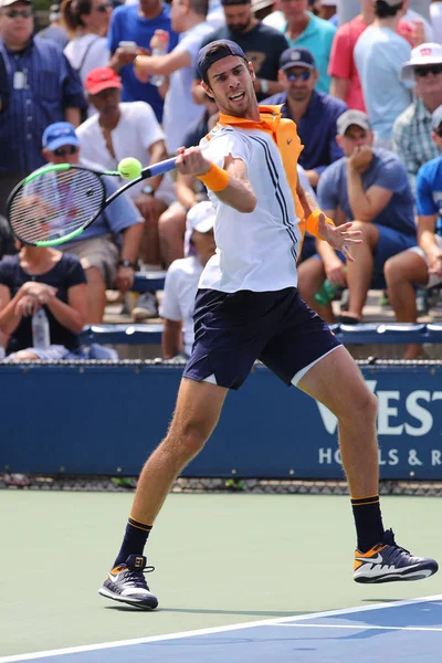 ニューヨーク 2018 プロのテニス プレーヤー ロシアのカレン Khachanov 2018 で最初のラウンドの試合中にアクションで私たちはビリー ビリージーンキングナショナル テニス — ストック写真