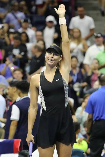 2018年9月1日 俄罗斯大满贯冠军玛丽亚 莎拉波娃在比利 金国家网球中心举行的2018年美国公开赛32场比赛后 五次庆祝胜利 — 图库照片