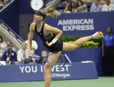 New York - 1 Eylül 2018: Grand Slam şampiyonu Maria Sharapova Rusya eylem sırasında onun 2018 bize açık yuvarlak Billie Jean King Ulusal tenis merkezi 32 maç beş kez