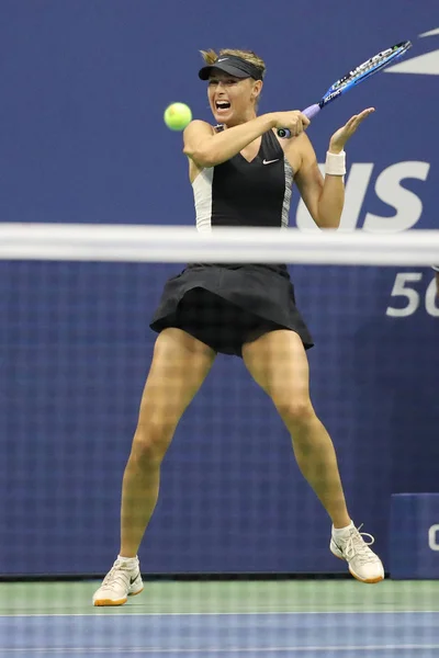 ビリー ビリージーンキングナショナル テニス センターで 試合のラウンド彼女 2018 私たちオープン中のロシアのグランド スラム チャンピオン マリア — ストック写真