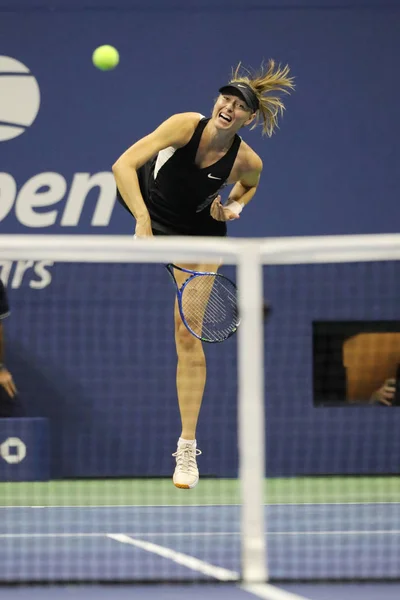 2018年9月1日 俄罗斯大满贯冠军玛丽亚 莎拉波娃在比利 金国家网球中心举行的2018年美国公开赛32场比赛中五次参加比赛 — 图库照片