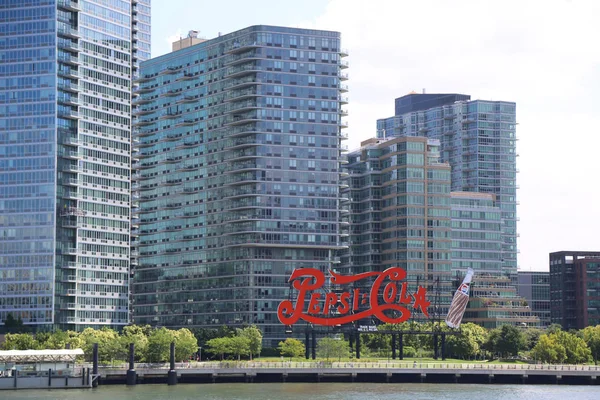 New York Ağustos 2018 Long Island City Waterfront Landmark Pepsi — Stok fotoğraf