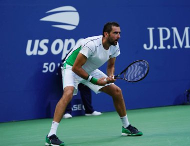 New York - 3 Eylül 2018: Grand Slam şampiyonu Marin Cilic Hırvatistan onun 2018 sırasında eylem Billie Jean King Ulusal tenis merkezi 16 maçın bize açık yuvarlak 