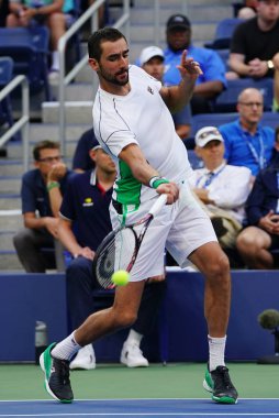 New York - 3 Eylül 2018: Grand Slam şampiyonu Marin Cilic Hırvatistan onun 2018 sırasında eylem Billie Jean King Ulusal tenis merkezi 16 maçın bize açık yuvarlak 