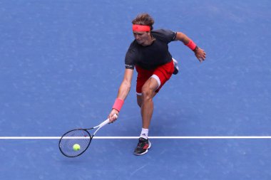New York - 1 Eylül 2018: Profesyonel tenis oyuncusu Alexander Zverev Almanya'nın eylem onun 2018 sırasında bize açık yuvarlak 32 maç Billie Jean King Ulusal Tenis Merkezi