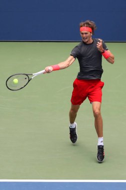 New York - 1 Eylül 2018: Profesyonel tenis oyuncusu Alexander Zverev Almanya'nın eylem onun 2018 sırasında bize açık yuvarlak 32 maç Billie Jean King Ulusal Tenis Merkezi