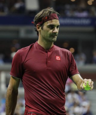 New York - 3 Eylül 2018: 20-zaman Grand Slam Billie Jean King Ulusal tenis merkezi 16 maç sırasında 2018 Amerika Açık başında Roger Federer İsviçre şampiyonu