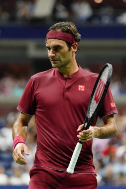 New York - 3 Eylül 2018: 20-zaman Grand Slam Billie Jean King Ulusal tenis merkezi 16 maç sırasında 2018 Amerika Açık başında Roger Federer İsviçre şampiyonu