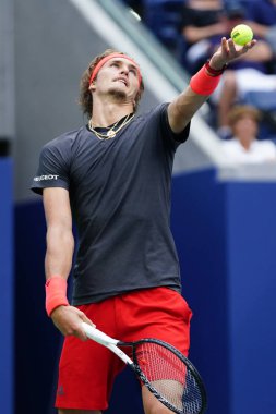 New York - 1 Eylül 2018: Profesyonel tenis oyuncusu Alexander Zverev Almanya'nın eylem onun 2018 sırasında bize açık yuvarlak 32 maç Billie Jean King Ulusal Tenis Merkezi