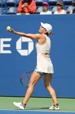 New York - 27 Ağustos 2018: Grand Slam şampiyonu Simona Halep Romanya eylem sırasında onun 2018 bize açık ilk maç Billie Jean King Ulusal Tenis Merkezi New York'ta yuvarlak