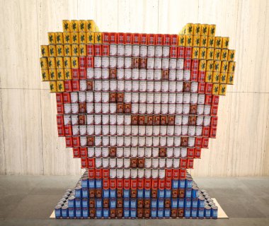 New York - 15 Kasım 2018: Brookfield yerde New York'ta 26 yıllık Nyc Canstruction Yarışması'nda sunulan yiyecek heykel. Büyük ölçekli heykeller konserve yiyecek götürmek için dışarı takım kurmak 