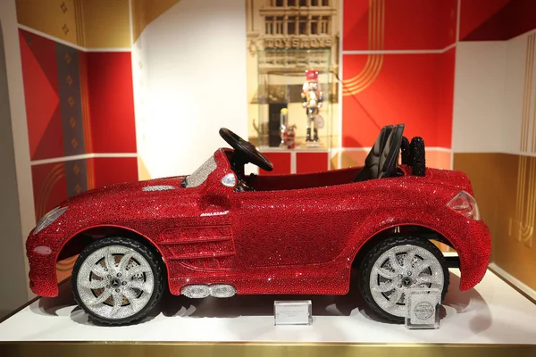 Нью Йорк Листопада 2018 Автомобіля Mercedes Swarovski Crystal Нещодавно Знову — стокове фото