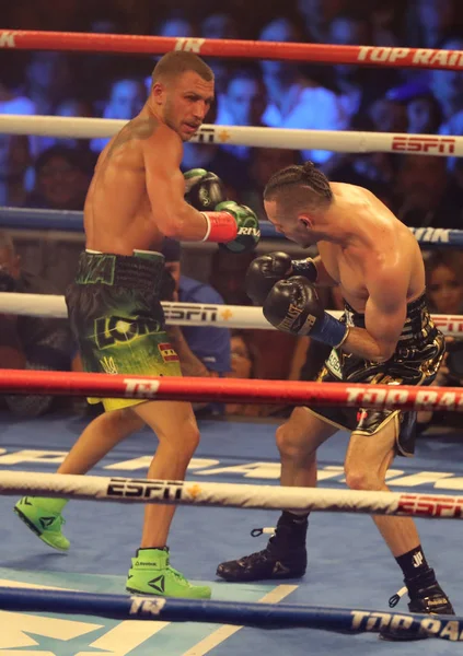 New York December 2018 Lätta Världsmästare Vasiliy Lomachenko Ukraina Gröna — Stockfoto