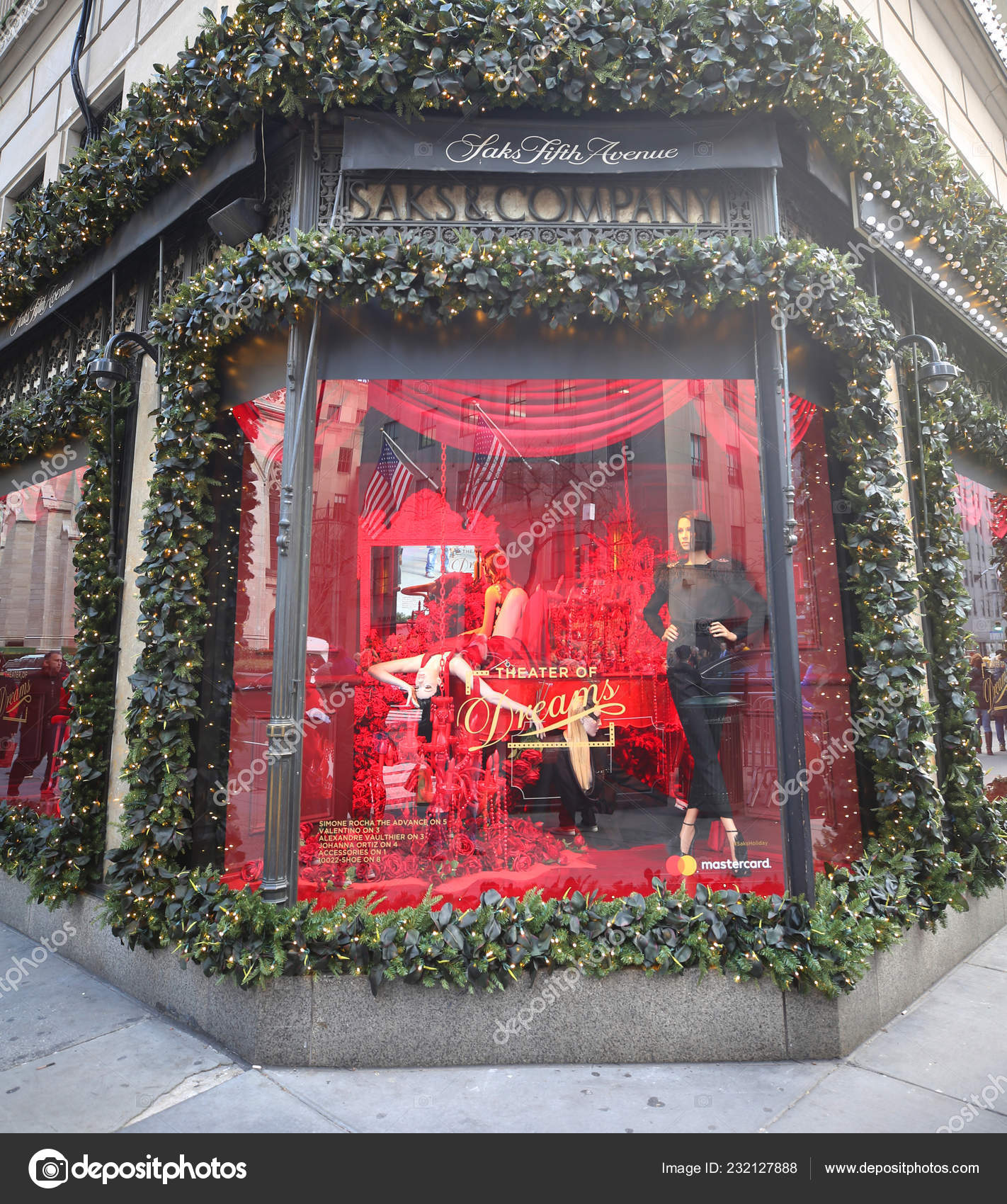 2017 Holiday Display, Louis Vuitton Saks Fifth Avenue, New…