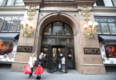 New York - 6 Aralık 2018: Macy's Herald Square Manhattan Broadway üzerinde. 1924 yılında Macy's 