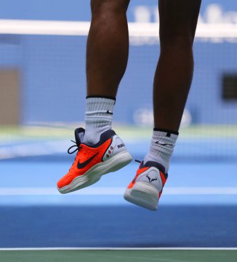 New York - 26 Ağustos 2018: Grand Slam şampiyonu Rafael Nadal İspanya giyer özel Nike tenis ayakkabı bize açık 2018 Billie Jean King Ulusal Tenis Merkezi New York'ta sırasında
