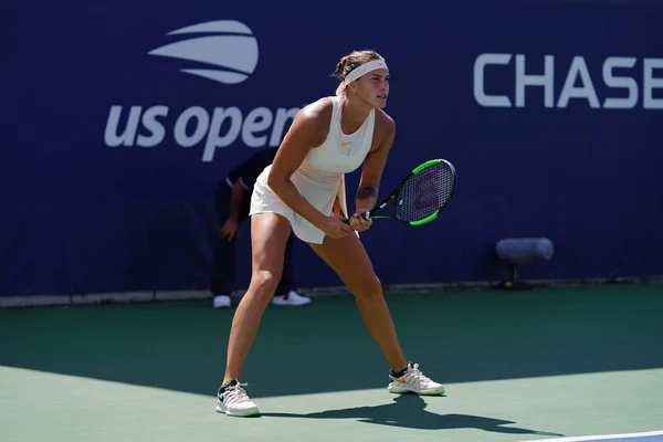 ビリー ビリージーンキングナショナル テニス センターで 試合の彼女の中にプロのテニス プレーヤー ベラルーシの Aryna Sabalenka ニューヨーク — ストック写真