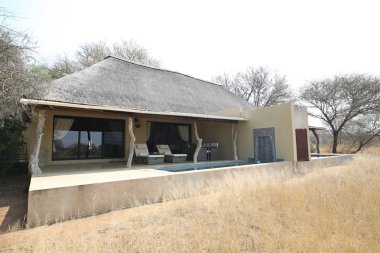 Hoedspruit, Güney Afrika - 28 Eylül 2018: lüks safari lodge Kings kampı özel oyun ayırmak Timbavati özel doğa rezerv, Güney Afrika