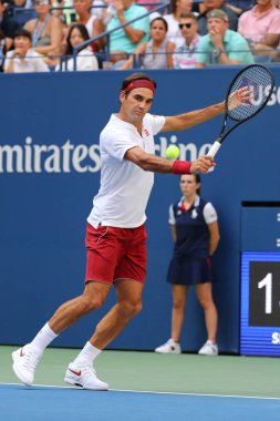 New York - 1 Eylül 2018: 20-zaman Grand Slam Billie Jean King Ulusal Tenis Merkezi New York'ta 32 maç sırasında 2018 Amerika Açık başında Roger Federer İsviçre şampiyonu