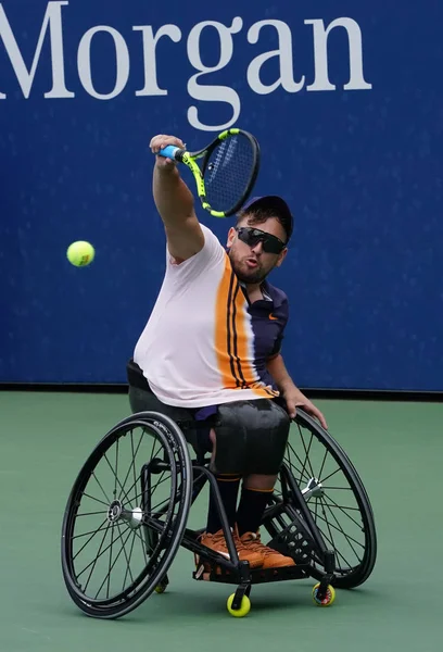 2018年9月8日 澳大利亚轮椅网球运动员迪伦 阿尔科特在2018年比利让 金国家网球中心举行的轮椅四人组半决赛中的比赛中出场 — 图库照片