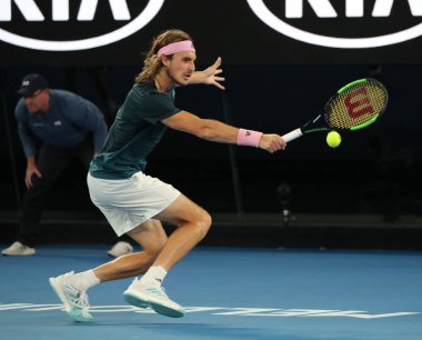 Melbourne, Avustralya - 24 Ocak 2019: Profesyonel tenis oyuncusu Stefanos Tsitsipas Avustralya Açık 2019 Melbourne Park onun yarı final maç sırasında eylem 