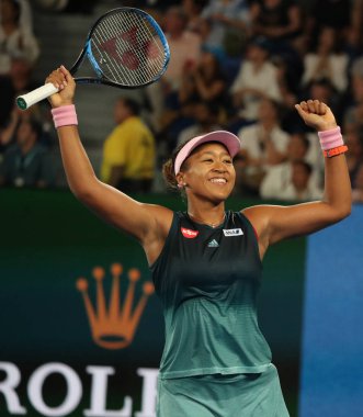 MELBOURNE, AUSTRALYA - 24 Ocak 2019: Japonya Grand Slam Şampiyonu Naomi Osaka, Melbourne Park 'ta oynanan 2019 Avustralya Açık' taki yarı final karşılaşmasından sonra zaferini kutladı