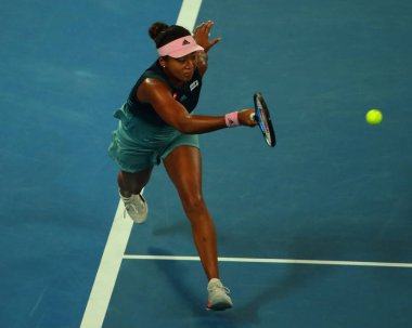 MELBOURNE, AUSTRALYA - 24 Ocak 2019: Grand Slam şampiyonu Japon Naomi Osaka, Melbourne Park 'taki 2019 Avustralya Açık' ta oynanan yarı final karşılaşmasında 