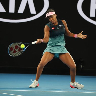MELBOURNE, AUSTRALYA - 24 Ocak 2019: Grand Slam şampiyonu Japon Naomi Osaka, Melbourne Park 'taki 2019 Avustralya Açık' ta oynanan yarı final karşılaşmasında 