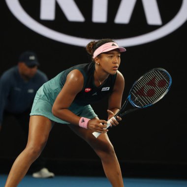 MELBOURNE, AUSTRALYA - 24 Ocak 2019: Grand Slam şampiyonu Japon Naomi Osaka, Melbourne Park 'taki 2019 Avustralya Açık' ta oynanan yarı final karşılaşmasında 