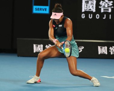 MELBOURNE, AUSTRALYA - 24 Ocak 2019: Grand Slam şampiyonu Japon Naomi Osaka, Melbourne Park 'taki 2019 Avustralya Açık' ta oynanan yarı final karşılaşmasında 