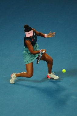 MELBOURNE, AUSTRALYA - 24 Ocak 2019: Grand Slam şampiyonu Japon Naomi Osaka, Melbourne Park 'taki 2019 Avustralya Açık' ta oynanan yarı final karşılaşmasında 