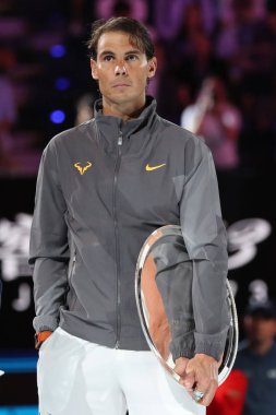 Melbourne, Avustralya - Ocak 27, 2019:2019 Avustralya kupa sunum Melbourne Park Rod Laver Arena'da erkekler final maçı sonrası sırasında finalist İspanya Rafael Nadal açın