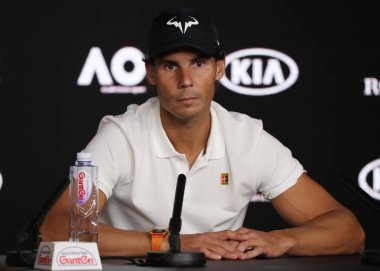 Melbourne, Avustralya - Ocak 27, 2019:2019 Avustralya Açık finalist İspanya Rafael Nadal basın toplantısı sırasında onun erkekler final maçı Novak Djokovic Sırbistan Melbourne Park karşı sonra