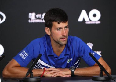 Melbourne, Avustralya - 27 Ocak 2019: 2019 Avustralya Açık şampiyonu Novak Djokovic Sırbistan adamları'nın final maçı Melbourne Park İspanya Rafael Nadal karşı sonra basın toplantısında