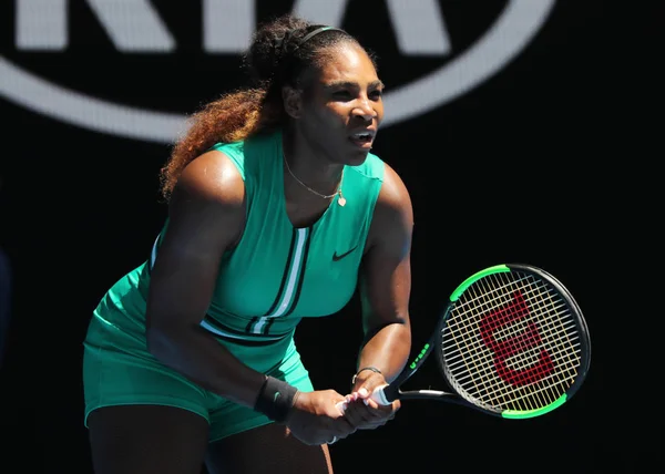 Melbourne, Avustralya - 23 Ocak 2019: 23 kez Grand Slam şampiyonu Serena Williams eylem onun çeyrek final maçında 2019 Avustralya Açık Melbourne park sırasında Amerika Birleşik Devletleri 
