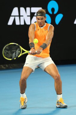 Melbourne, Avustralya - 24 Ocak 2019: 2019 Avustralya Açık Melbourne Park on yedi kez Grand Slam şampiyonu İspanya Rafael Nadal eylem sırasında onun yarı final maç