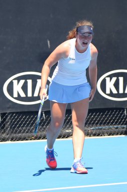Melbourne, Avustralya - 22 Ocak 2019: Junior tenis oyuncusu Daria Snigur Ukrayna içinde 2019 Avustralya Açık Melbourne Park onun ikinci tur maç sırasında hareket 