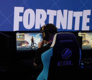 Melbourne, Avustralya - 27 Ocak 2019: Fortnite yaz Smash Avustralya Açık 2019 içinde Melbourne sırasında yüzlerce Fortnite oyuncular rekabet. Epic Games tarafından geliştirilen ve 2017 yılında yayımlanan bir online video oyunu Fortnite olduğunu
