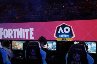 Melbourne, Avustralya - 27 Ocak 2019: Fortnite yaz Smash Avustralya Açık 2019 içinde Melbourne sırasında yüzlerce Fortnite oyuncular rekabet. Epic Games tarafından geliştirilen ve 2017 yılında yayımlanan bir online video oyunu Fortnite olduğunu