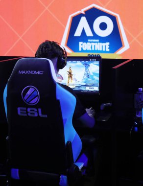 Melbourne, Avustralya - 27 Ocak 2019: Fortnite yaz Smash Avustralya Açık 2019 içinde Melbourne sırasında yüzlerce Fortnite oyuncular rekabet. Epic Games tarafından geliştirilen ve 2017 yılında yayımlanan bir online video oyunu Fortnite olduğunu