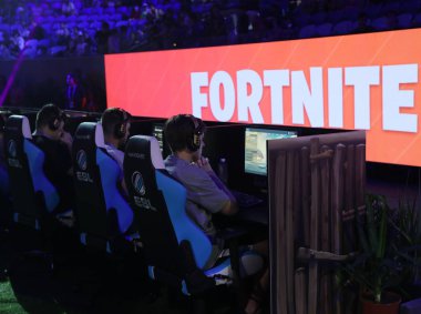 Melbourne, Avustralya - 27 Ocak 2019: Fortnite yaz Smash Avustralya Açık 2019 içinde Melbourne sırasında yüzlerce Fortnite oyuncular rekabet. Epic Games tarafından geliştirilen ve 2017 yılında yayımlanan bir online video oyunu Fortnite olduğunu