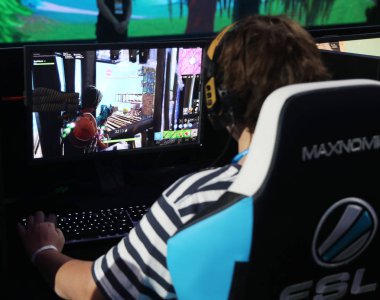 Melbourne, Avustralya - 27 Ocak 2019: Fortnite yaz Smash Avustralya Açık 2019 içinde Melbourne sırasında yüzlerce Fortnite oyuncular rekabet. Epic Games tarafından geliştirilen ve 2017 yılında yayımlanan bir online video oyunu Fortnite olduğunu