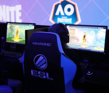 Melbourne, Avustralya - 27 Ocak 2019: Fortnite yaz Smash Avustralya Açık 2019 içinde Melbourne sırasında yüzlerce Fortnite oyuncular rekabet. Epic Games tarafından geliştirilen ve 2017 yılında yayımlanan bir online video oyunu Fortnite olduğunu