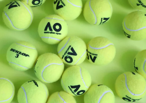 澳大利亚墨尔本 2019年1月23日 带有澳大利亚公开赛标志的邓洛普网球在墨尔本公园澳大利亚网球中心展出 — 图库照片
