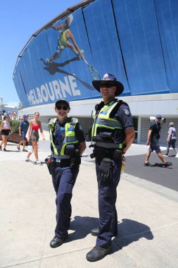 Melbourne, Avustralya - 22 Ocak 2019: Victoria polis memuru Olympic Park Melbourne'de güvenlik 2019 Avustralya Açık sırasında sağlama