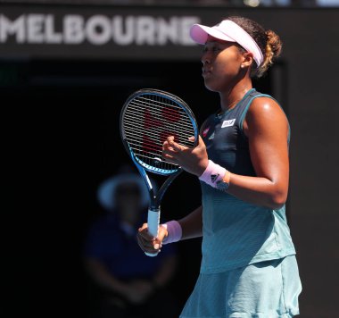 MELBOURNE, AUSTRALYA - 24 Ocak 2019: Grand Slam şampiyonu Japon Naomi Osaka, Melbourne Park 'taki 2019 Avustralya Açık' ta oynanan yarı final karşılaşmasında